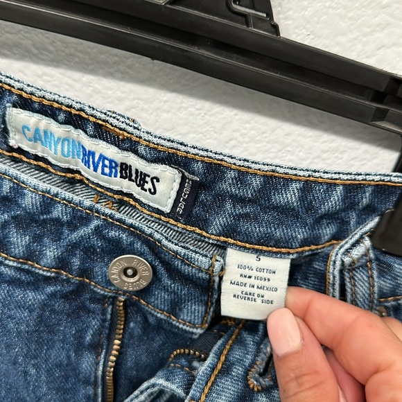 Canyon River Blues jeans - Picture 2 of 4